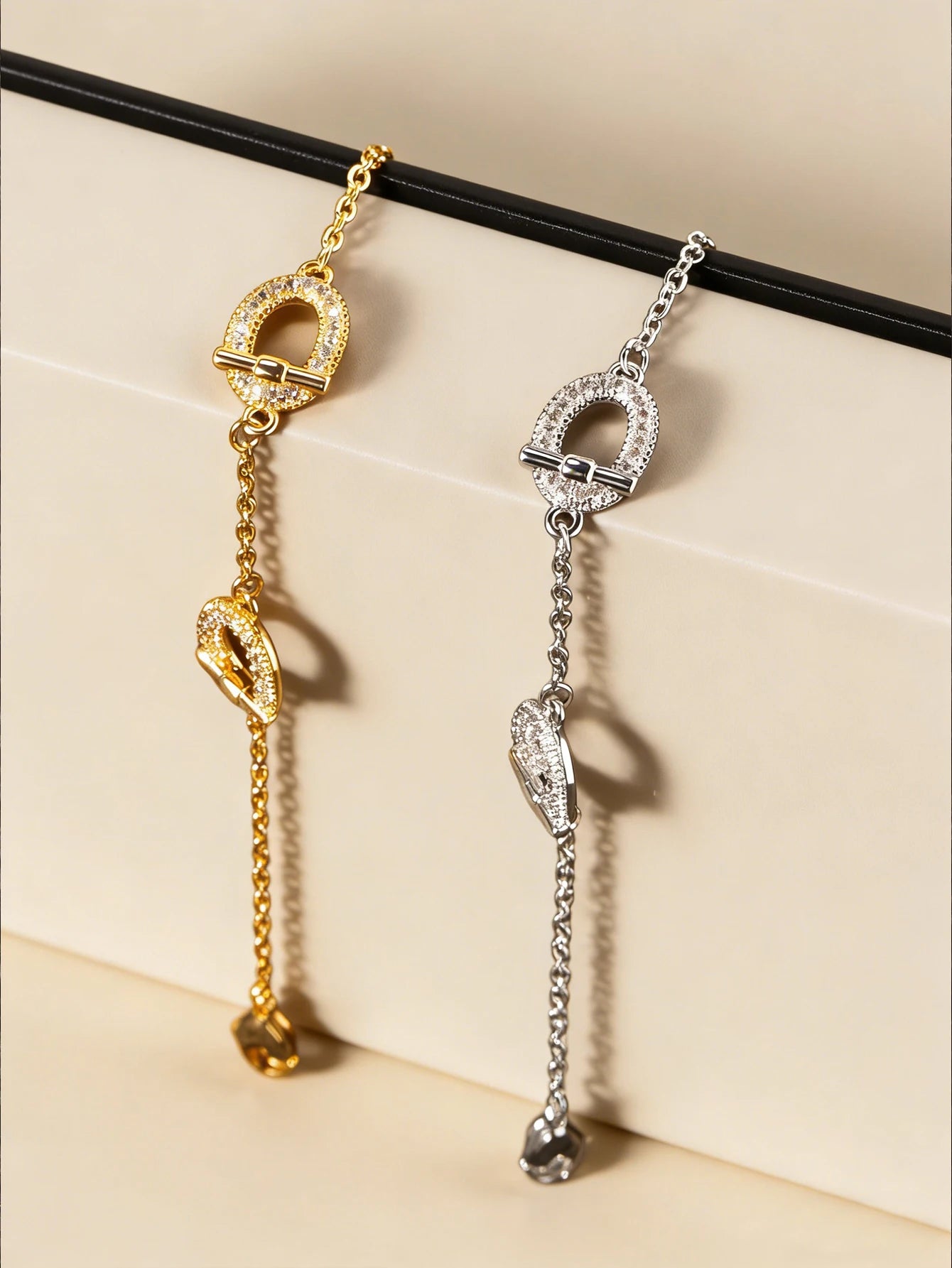 Light luxury style bracelet for Women,Stainless Steel Oval Bracelets, featuring zirconium stones Trendy Waterproof Jewelry Gift