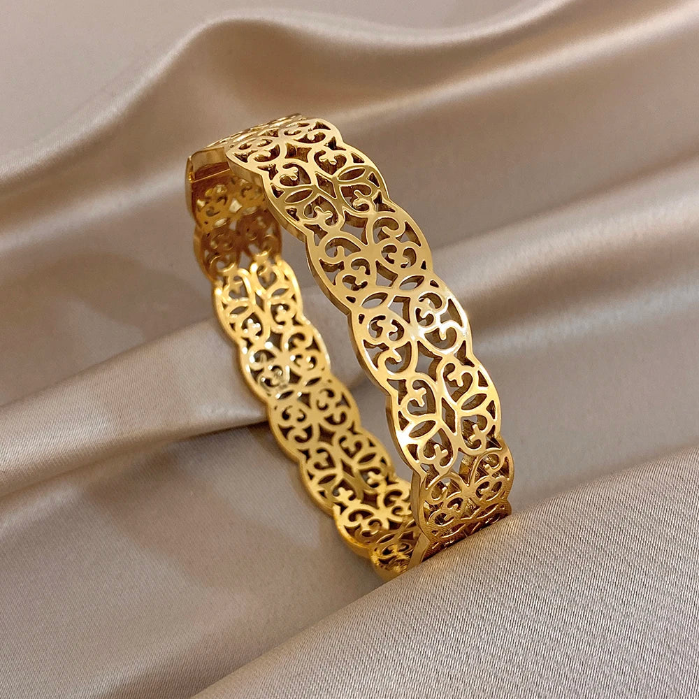 Freetry Elegant Hollow Pattern Stainless Steel Bangle for Women Rhinestone Gold Color Waterproof Cuff Bracelet Party Jewelry New